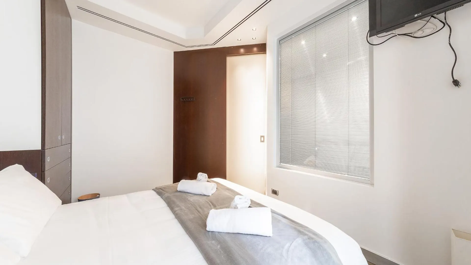 Via Cerva 7 Apartman Milánó